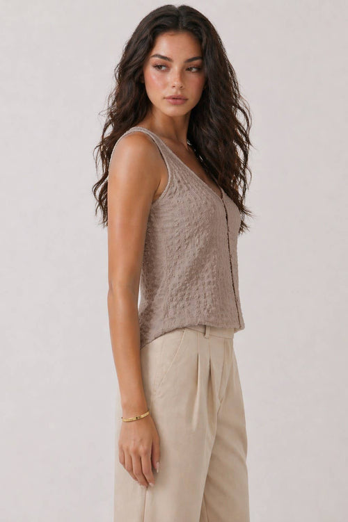 BUTTON DOWN DETAUL BUBBLE WOVEN TANK TOP