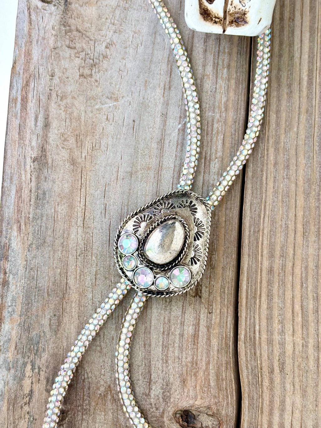 Western Glitter Style Stone Pendant Bolo Tie Necklace