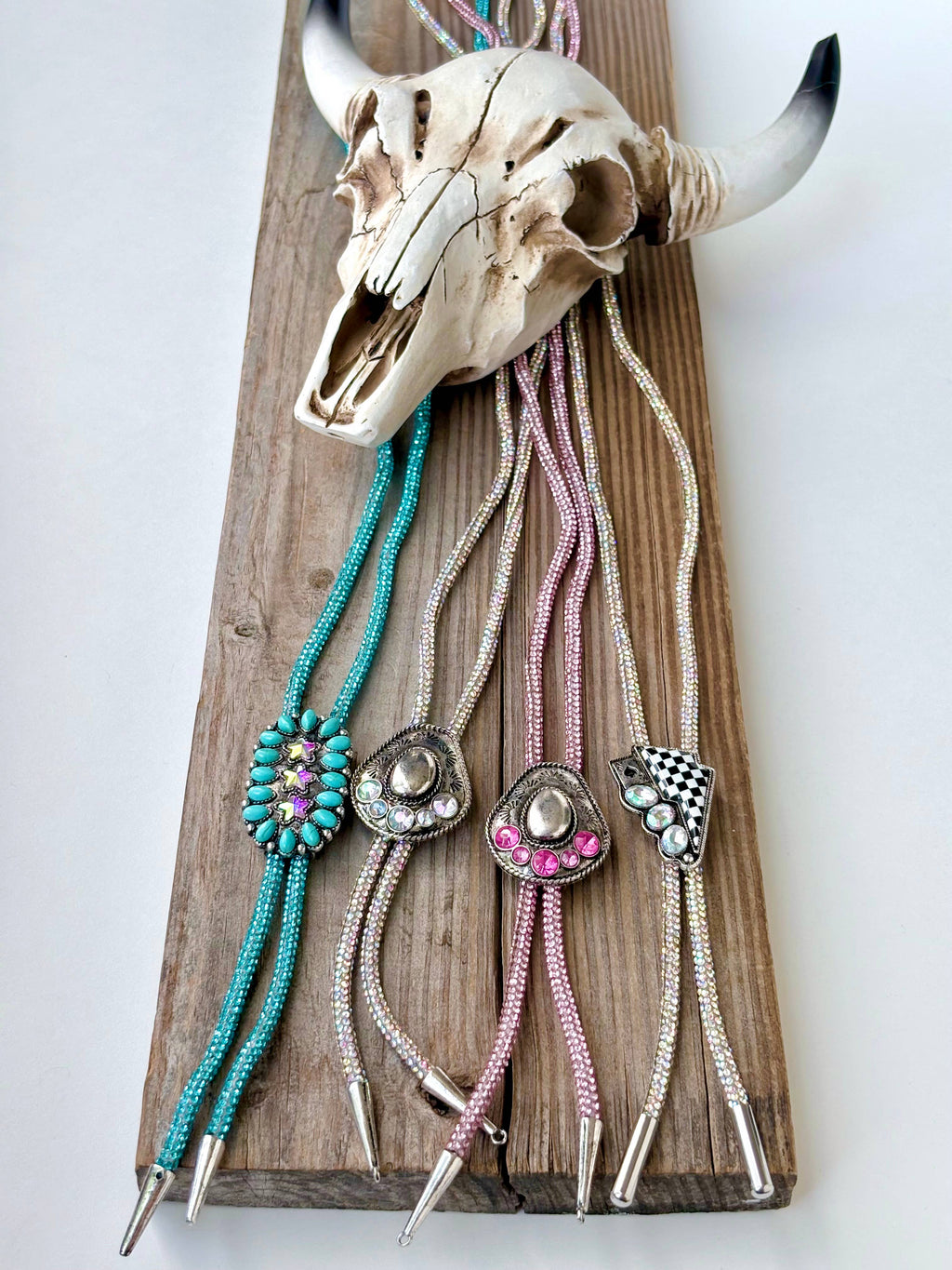 Western Glitter Style Stone Pendant Bolo Tie Necklace